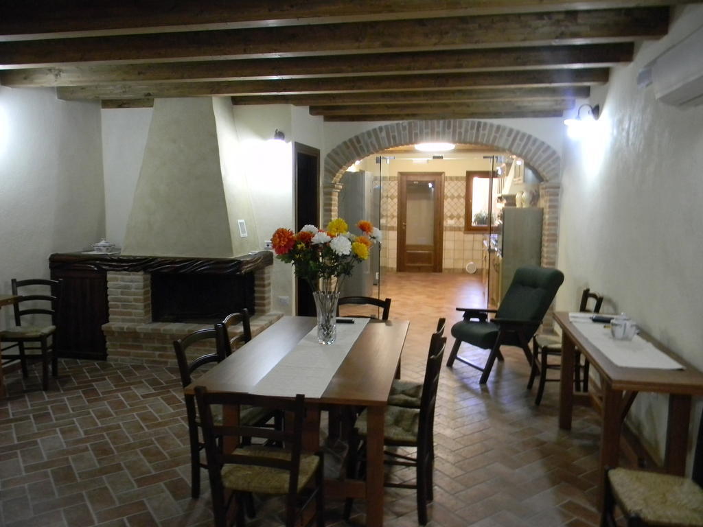 Agriturismo Battaglia Villamassargia Luaran gambar