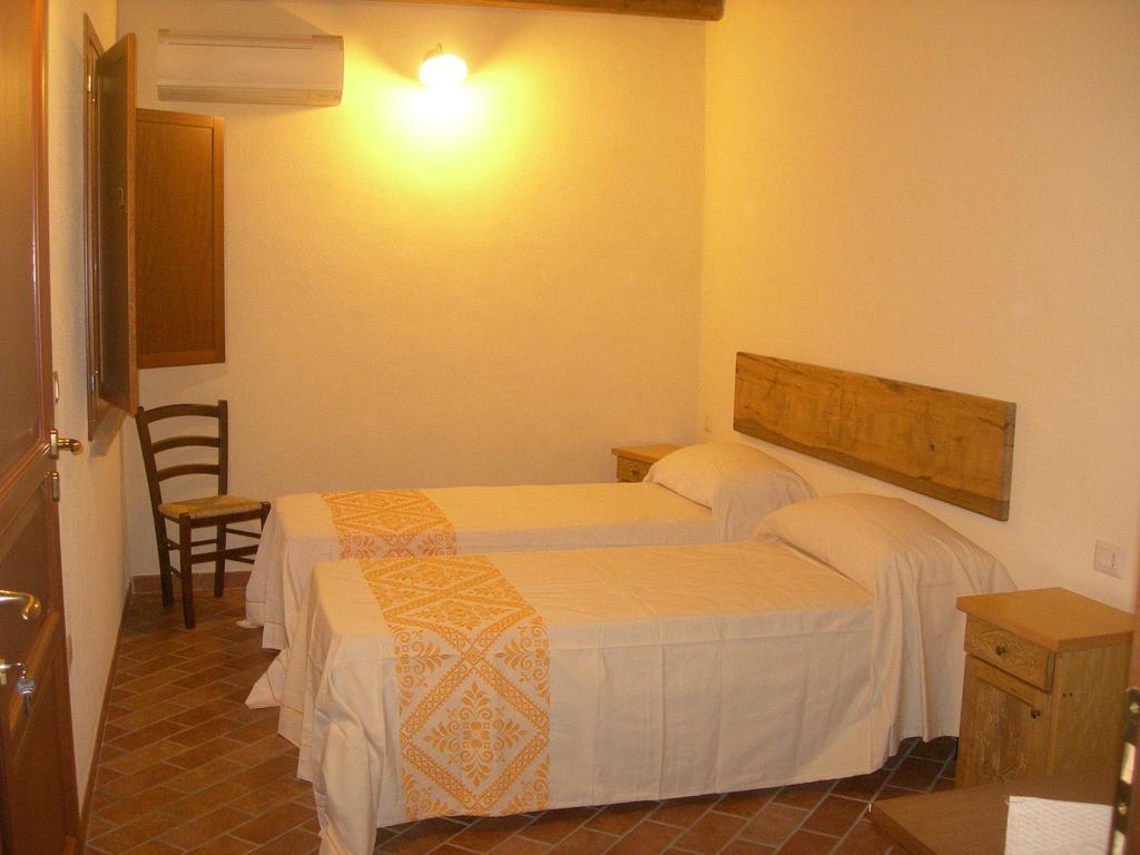 Agriturismo Battaglia Villamassargia Bilik gambar