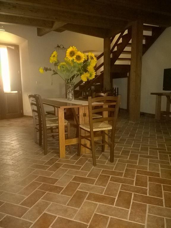 Agriturismo Battaglia Villamassargia Luaran gambar